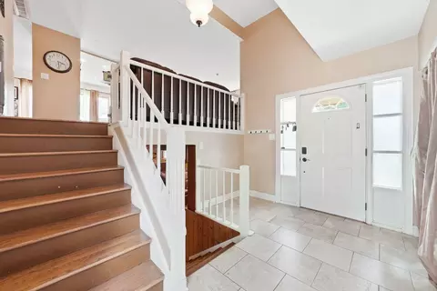 Entry Way - 1255 Briarcliffe Blvd, Wheaton, IL 60189 photo 1 of 2