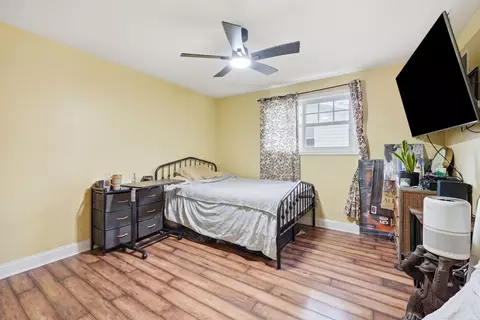 Bedroom - 1255 Briarcliffe Blvd, Wheaton, IL 60189 photo 1 of 4