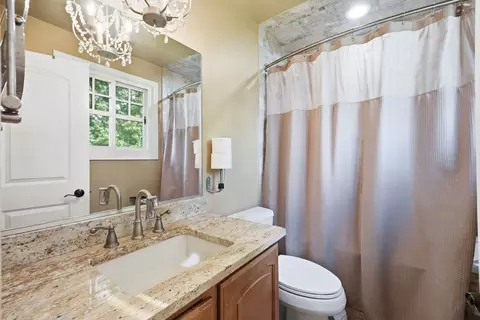 Bath - 1255 Briarcliffe Blvd, Wheaton, IL 60189 photo 3 of 4