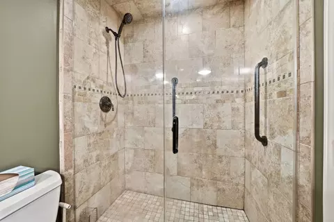 Bath - 1255 Briarcliffe Blvd, Wheaton, IL 60189 photo 1 of 4
