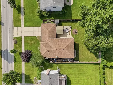 View/Area - 1255 Briarcliffe Blvd, Wheaton, IL 60189 photo 3 of 8