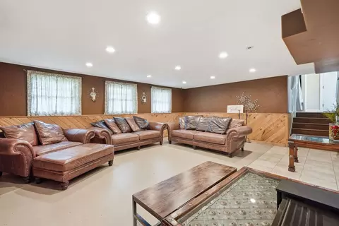 Living - 1255 Briarcliffe Blvd, Wheaton, IL 60189 photo 4 of 5