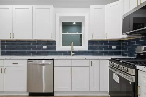 Kitchen - 5840 S Artesian Ave, Chicago, IL 60629 photo 1 of 1