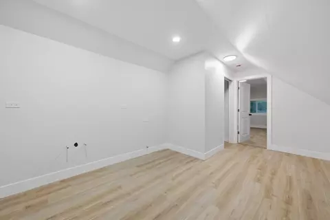 Bedroom - 5840 S Artesian Ave, Chicago, IL 60629 photo 5 of 11