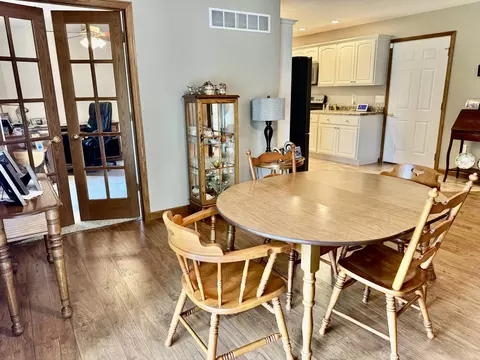 Dining - 2806 Becker Dr, Peru, IL 61354 photo 2 of 5