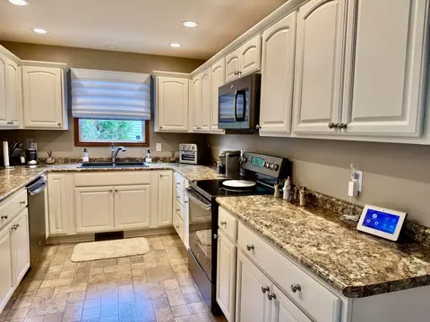 Kitchen - 2806 Becker Dr, Peru, IL 61354 photo 1 of 3