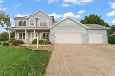 1703 Deer Run Dr, Mahomet, IL 61853