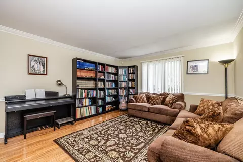 Living - 2016 Raleigh Pl, Hoffman Estates, IL 60169 photo 1 of 4
