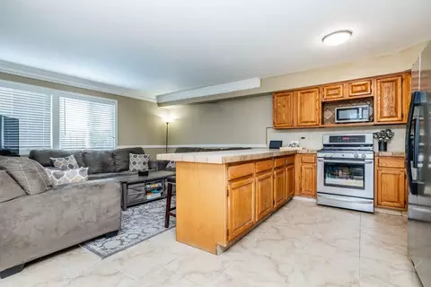 Kitchen - 2016 Raleigh Pl, Hoffman Estates, IL 60169 photo 3 of 3