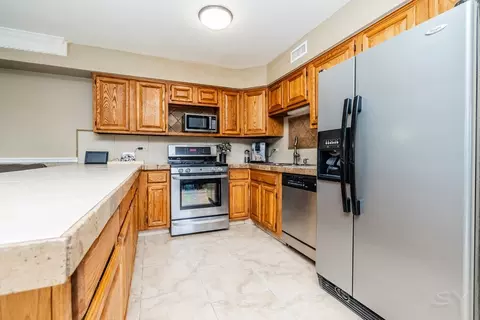 Kitchen - 2016 Raleigh Pl, Hoffman Estates, IL 60169 photo 1 of 3