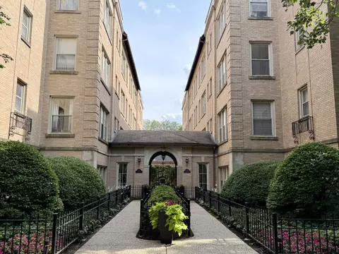 1733 W Balmoral Ave #3A, Chicago, IL 60640