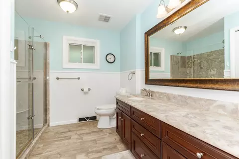 Bath - 203 Radliff Rd, Bloomington, IL 61701 photo 1 of 2