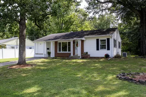 209 S Brook Ln W, Carbondale, IL 62901