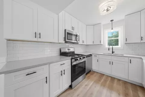 Kitchen - 15480 Millard Ave, Markham, IL 60428 photo 1 of 2