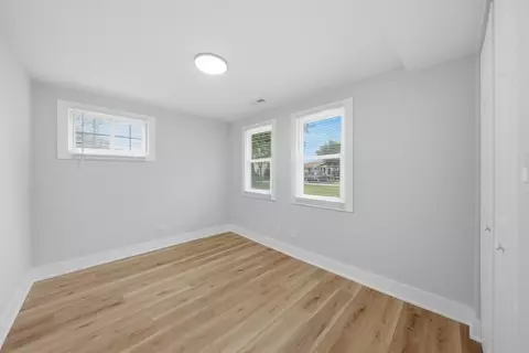 Bedroom - 15480 Millard Ave, Markham, IL 60428 photo 4 of 9