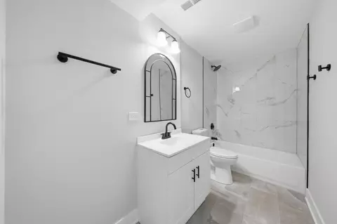 Bath - 15480 Millard Ave, Markham, IL 60428 photo 2 of 2