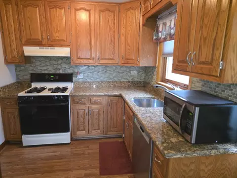 Kitchen - 1456 N Rohde Ave, Berkeley, IL 60163 photo 2 of 2