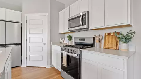 Kitchen - 1426 Rolling Pass, Beecher, IL 60401 photo 3 of 8