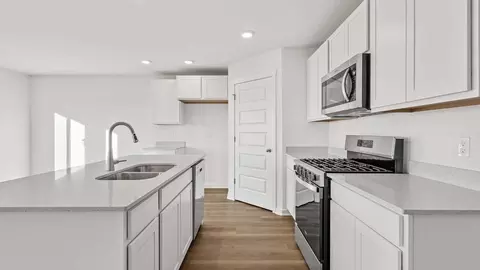 Kitchen - 1426 Rolling Pass, Beecher, IL 60401 photo 8 of 8