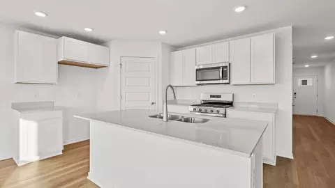 Kitchen - 1426 Rolling Pass, Beecher, IL 60401 photo 5 of 8