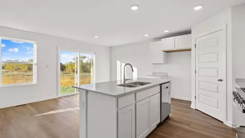 Kitchen - 1426 Rolling Pass, Beecher, IL 60401 photo 7 of 8