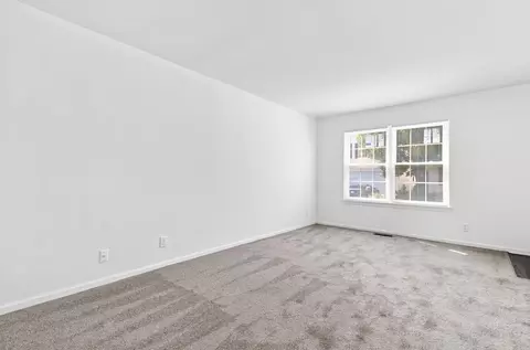 Living - Undisclosed, Aurora, IL 60504 photo 3 of 4