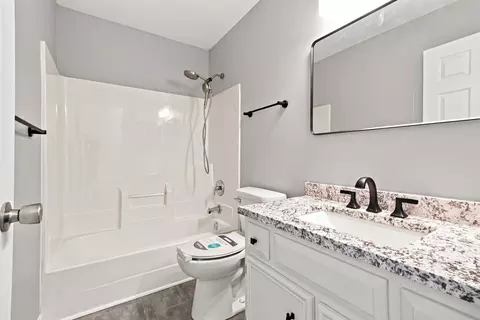 Bath - Undisclosed, Aurora, IL 60504 photo 1 of 2