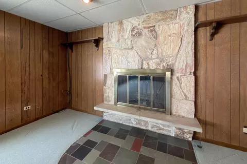 Living - 3000 Starling Ln, Rolling Meadows, IL 60008 photo 4 of 5