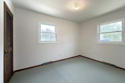 Bedroom - 3000 Starling Ln, Rolling Meadows, IL 60008 photo 2 of 4