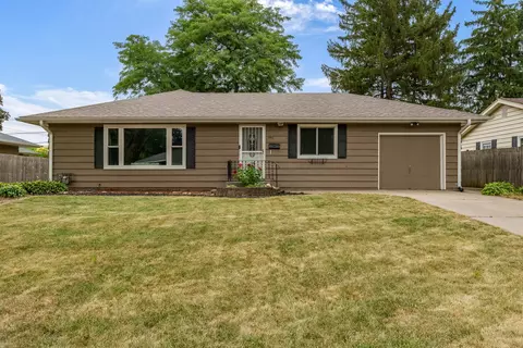 1811 Randolph Dr, Rockford, IL 61103
