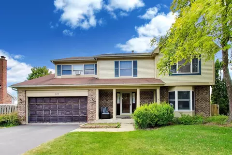 320 Yorkshire Dr, Mundelein, IL 60060