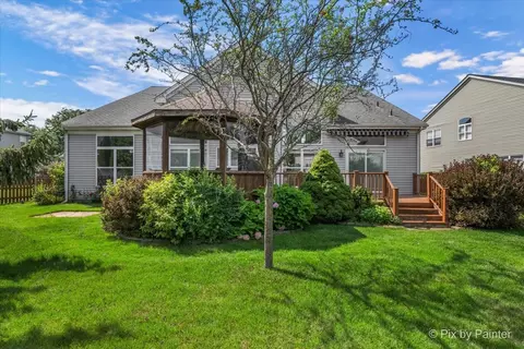 Exterior - 2317 Barrett Dr, Algonquin, IL 60102 photo 11 of 11