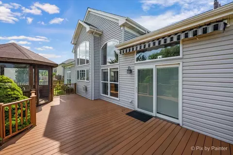 Exterior - 2317 Barrett Dr, Algonquin, IL 60102 photo 5 of 11