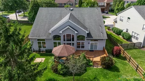 Other - 2317 Barrett Dr, Algonquin, IL 60102 photo 2 of 21