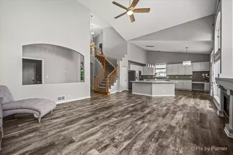 Living - 2317 Barrett Dr, Algonquin, IL 60102 photo 10 of 12