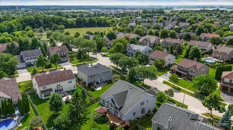 View/Area - 2317 Barrett Dr, Algonquin, IL 60102 photo 5 of 10