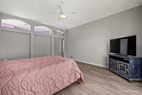 Bedroom - 2317 Barrett Dr, Algonquin, IL 60102 photo 3 of 5