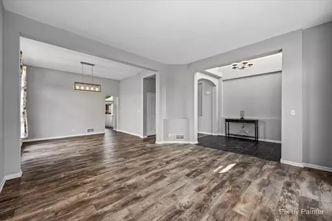 Living - 2317 Barrett Dr, Algonquin, IL 60102 photo 3 of 12