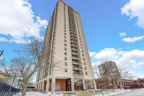 2605 S Indiana Ave #402, Chicago, IL 60616