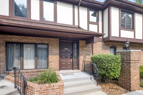 12250 S Dogwood Ln, Palos Heights, IL 60463