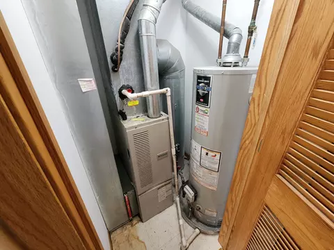 Other - 2363 E 70th Pl #B, Chicago, IL 60649 photo 2 of 3