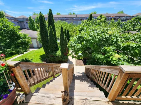 Exterior - 2363 E 70th Pl #B, Chicago, IL 60649 photo 3 of 4
