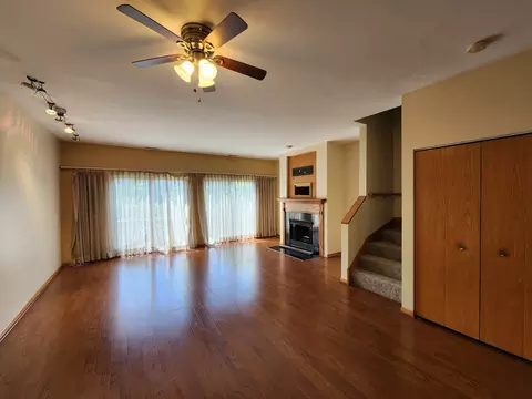 Living - 2363 E 70th Pl #B, Chicago, IL 60649 photo 1 of 3