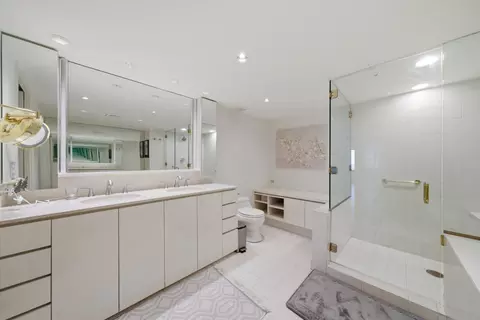 Bath - 175 E Delaware Pl #6504, Chicago, IL 60611 photo 2 of 3