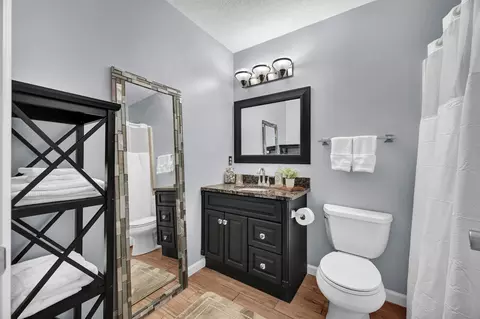 Bath - 2831 Rutherford Dr, Bloomington, IL 61705 photo 2 of 4