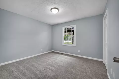 Bedroom - 2831 Rutherford Dr, Bloomington, IL 61705 photo 6 of 7