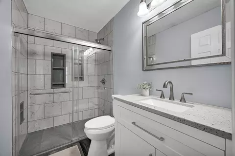Bath - 2831 Rutherford Dr, Bloomington, IL 61705 photo 1 of 4