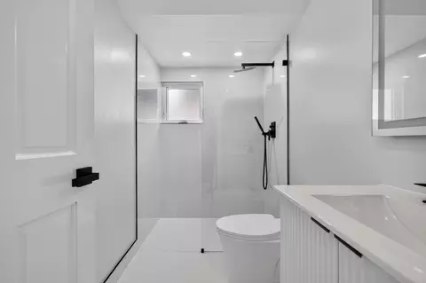 Bath - 8034 42nd St, Lyons, IL 60534 photo 1 of 7