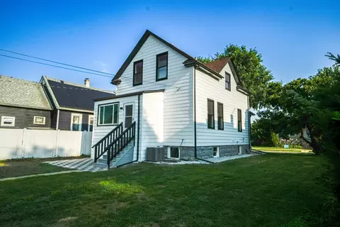 Exterior - 8034 42nd St, Lyons, IL 60534 photo 4 of 5