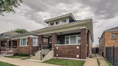 Exterior - 5741 S Artesian Ave, Chicago, IL 60629 photo 3 of 6